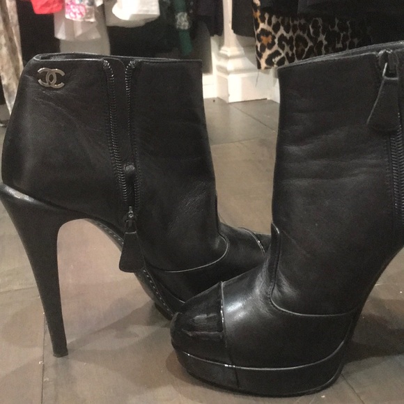 CHANEL BOOTIES - Picture 2 of 4